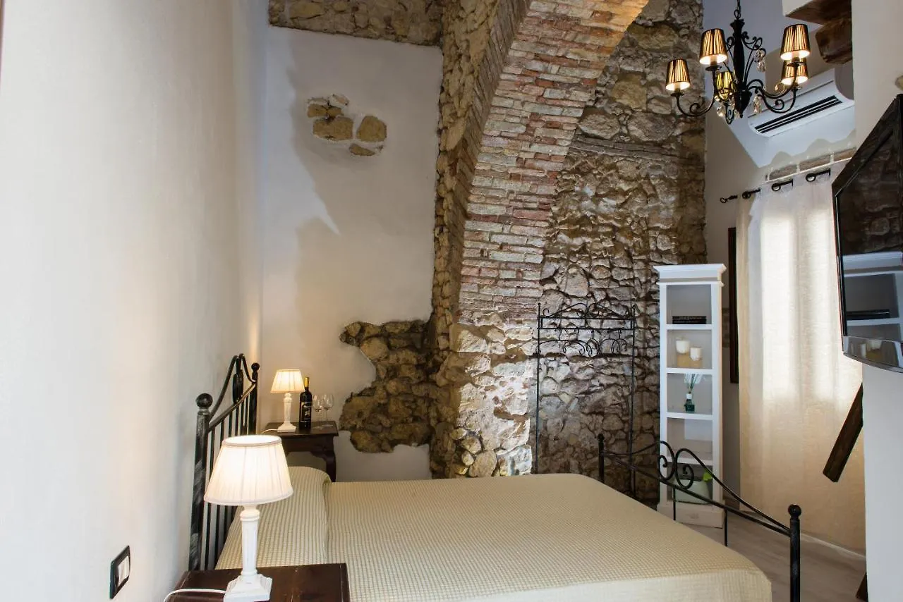 Konukevi Via Garibaldi 120 Otel Cagliari